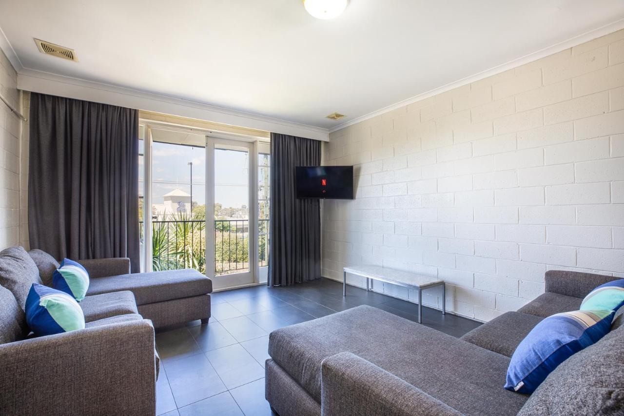 The Mulgrave Motel Экстерьер фото